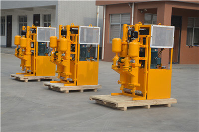 Cement grout pump for grouting underground