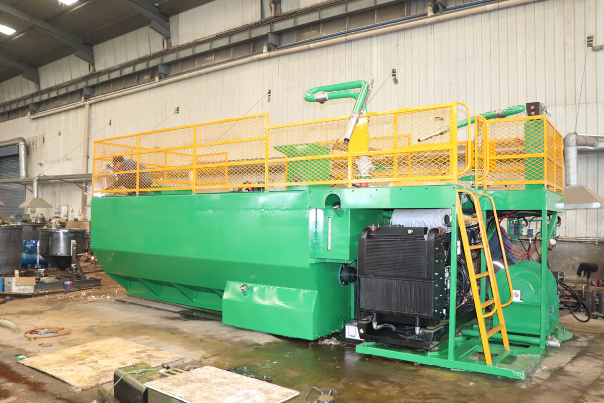 Mid-size hydroseeding machine