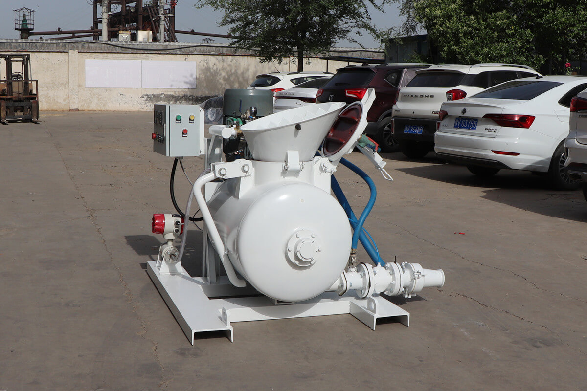 pneumatic mixing and conveying unit