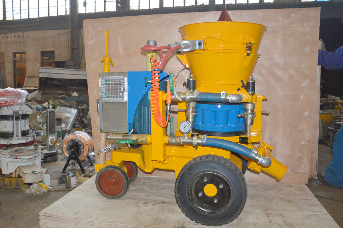 EAF refractory spraying machine