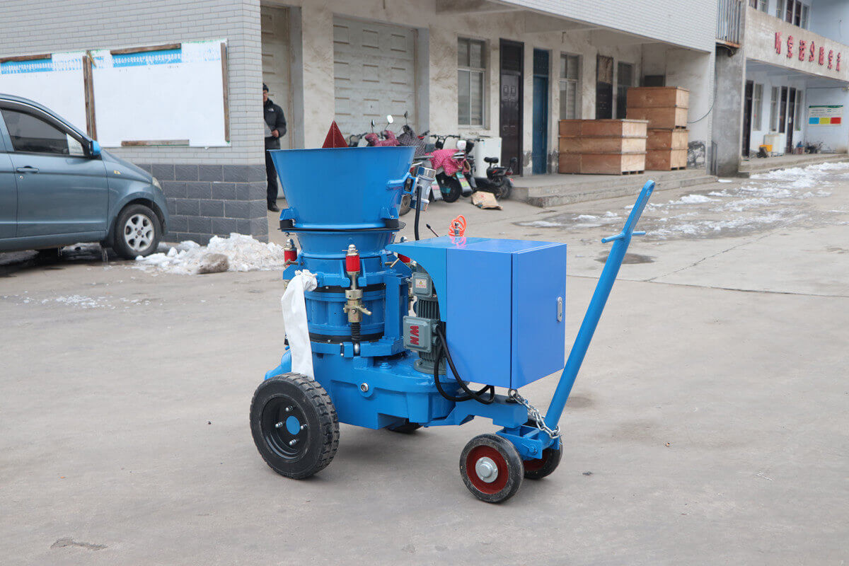 Gunning refractory machine for heating furnace