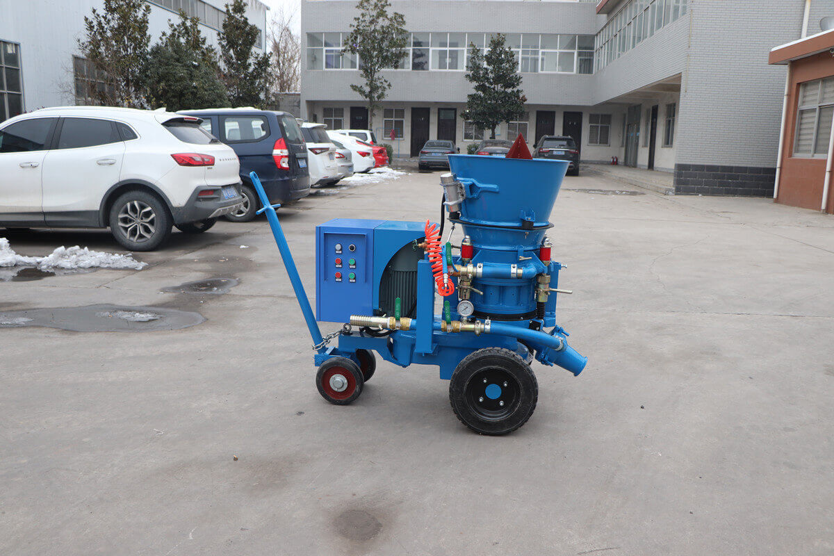 Refractory gunning machine for heating furnace