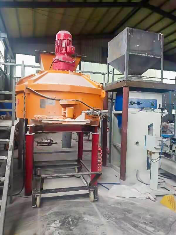 Vertical precast planetary concrete mixer