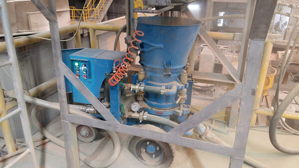 castable refractory gunning machine for cement plant