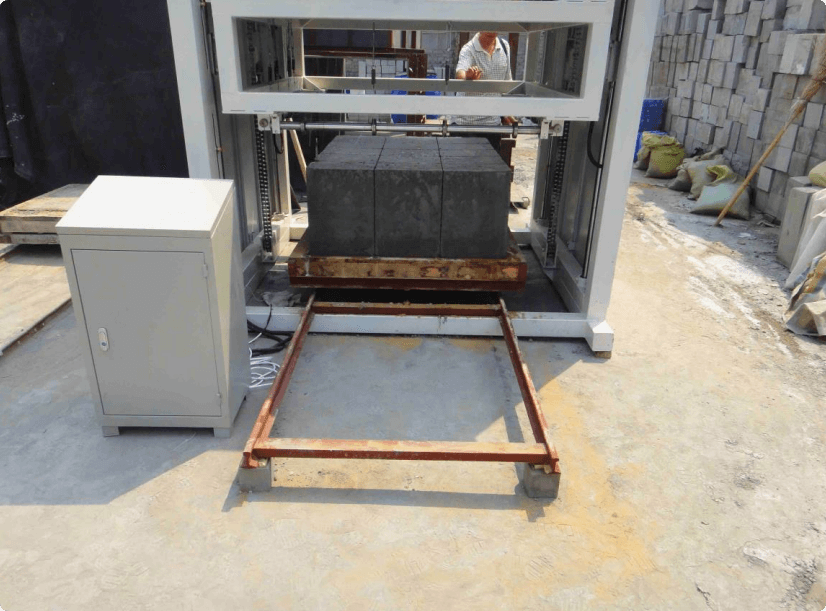 Wire cutting machine for foam concrete block