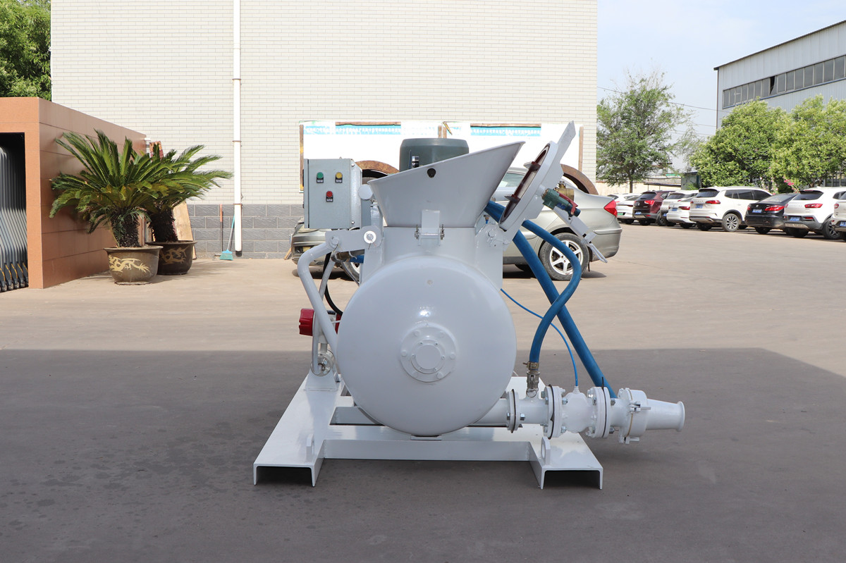 PX 200 refractory concrete pump