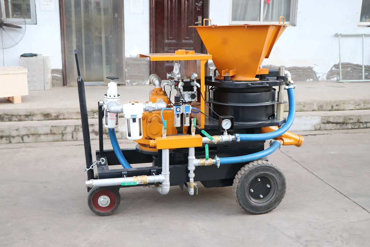 Underground shotcrete rotor machine